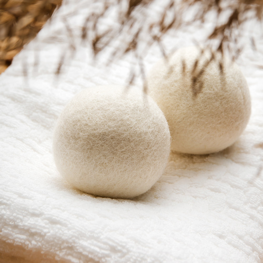 Set of wool balls + lavender essential oil